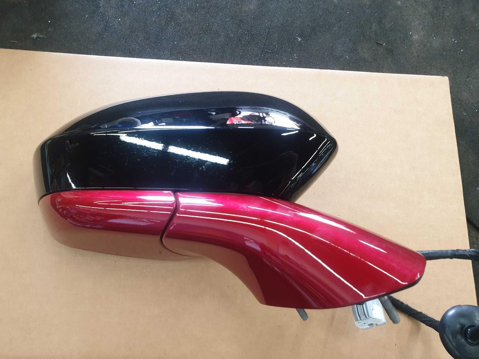 21 22 CORSAIR OEM Right Door Mirror Lucid Red & Glass Black D4