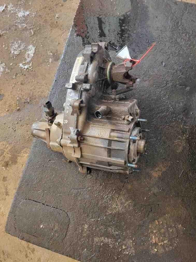 1997-2001 Jeep Cherokee Transfer Case Assembly model 242 OEM