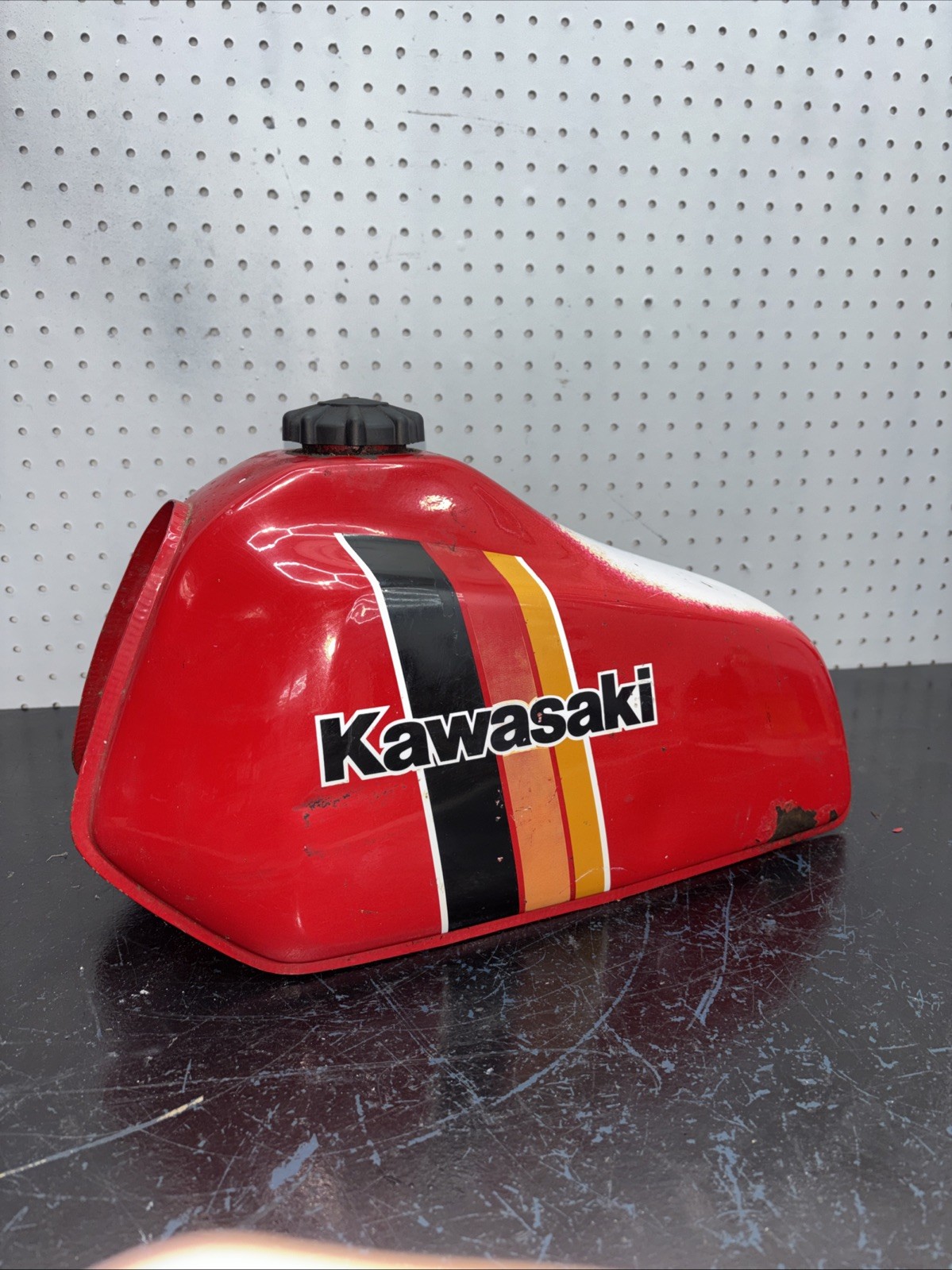 1980 Kawasaki KE125 Fuel Cell Gas Tank Petrol Reservoir  51001-1028-B1