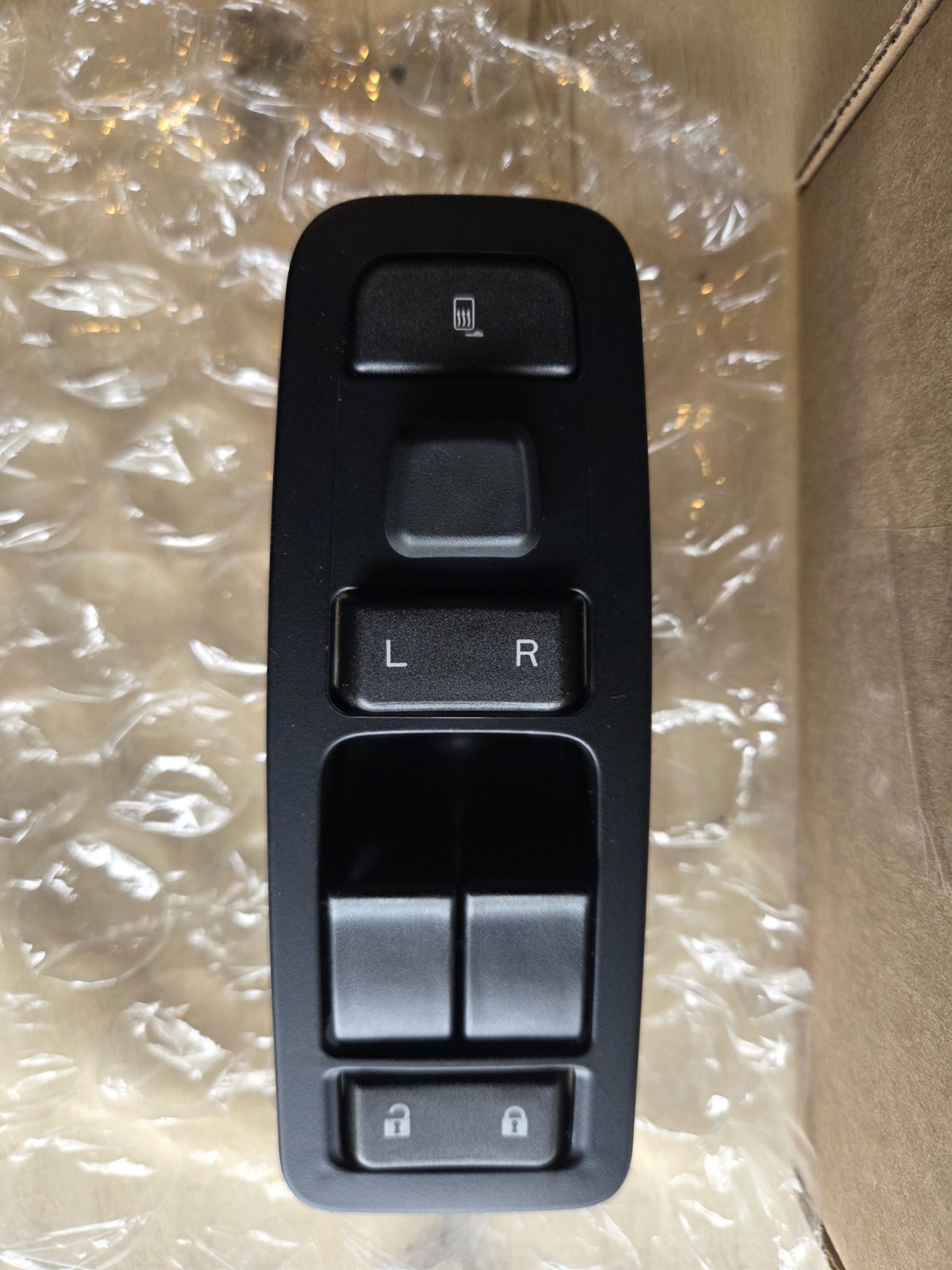 PACCAR Q27-1048-1200 Driver Door Control Module Kenworth T680 T880 OEM New PACCAR Q27-1048-1200 Driver Door Control Module Kenworth T680 T880 OEM New
