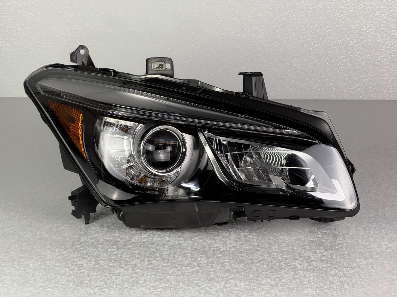 LIKE NEW 2015-2017 INFINITI QX80 RIGHT PASSENGER HEADLIGHT W/AFS ADAPTIVE OEM