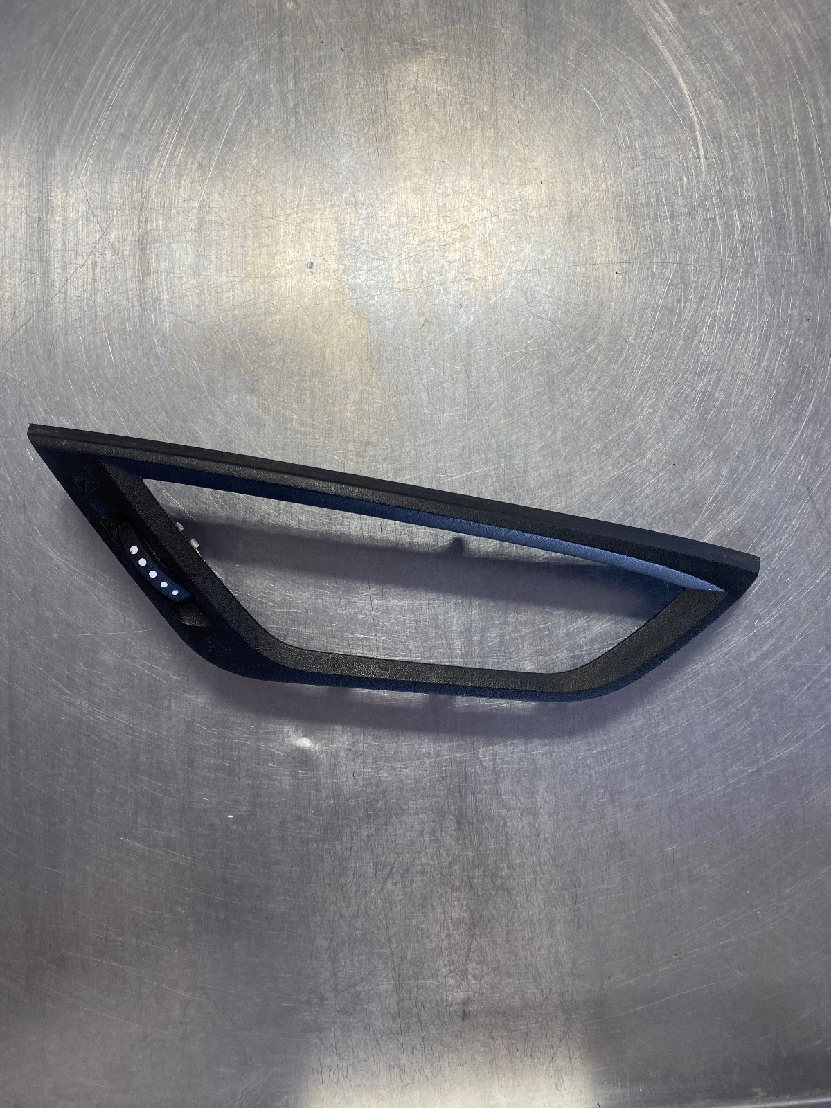 2010-2017 Chevrolet Equinox Right Passenger Front Dash Vent 25779087 2010-2017 Chevrolet Equinox Right Passenger Front Dash Vent 25779087