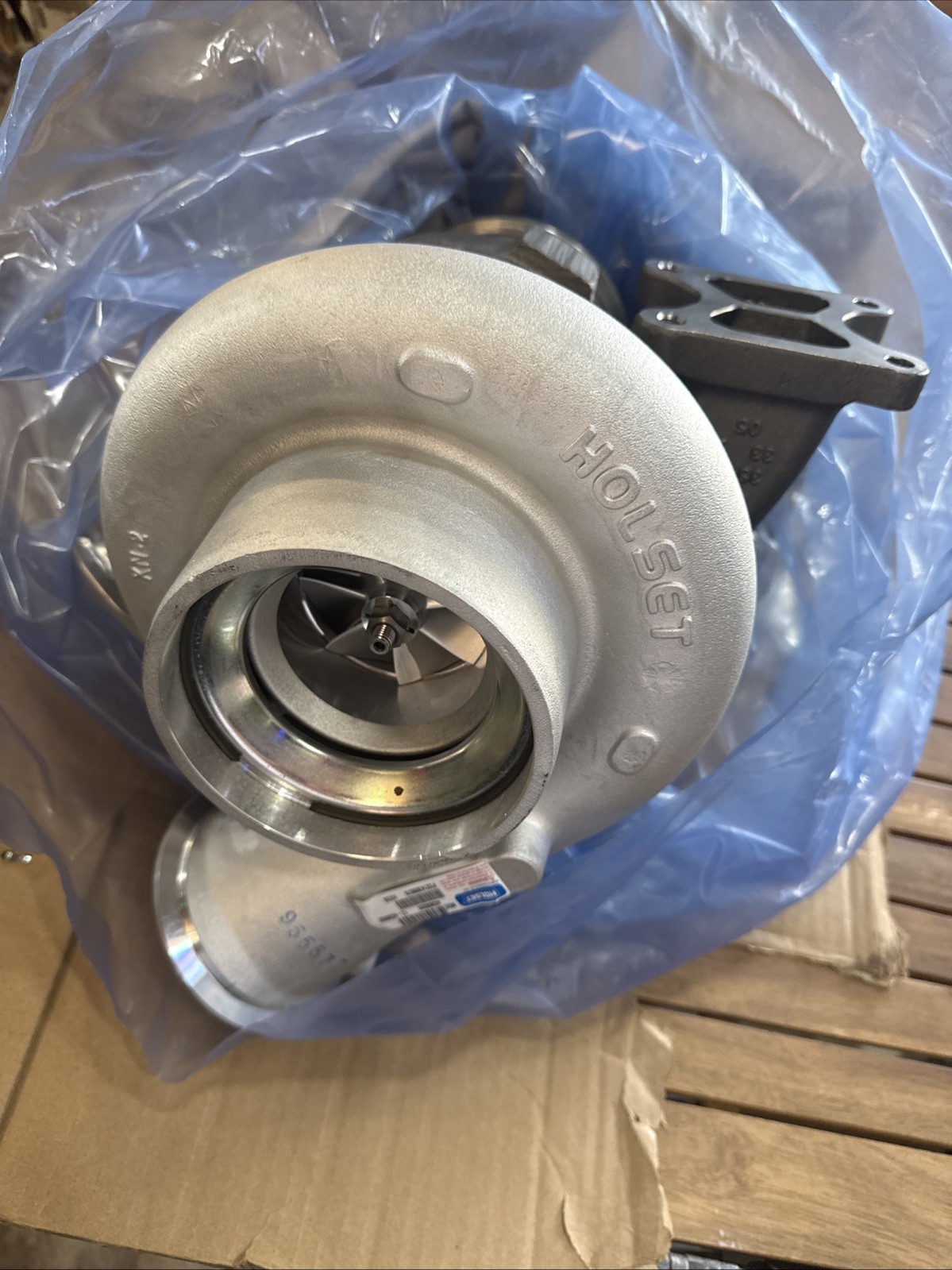 Genuine NEW Holset Turbocharger H55X 4036902H For 14.0L Cummins ISX1 and ISX Genuine NEW Holset Turbocharger H55X 4036902H For 14.0L Cummins ISX1 and ISX