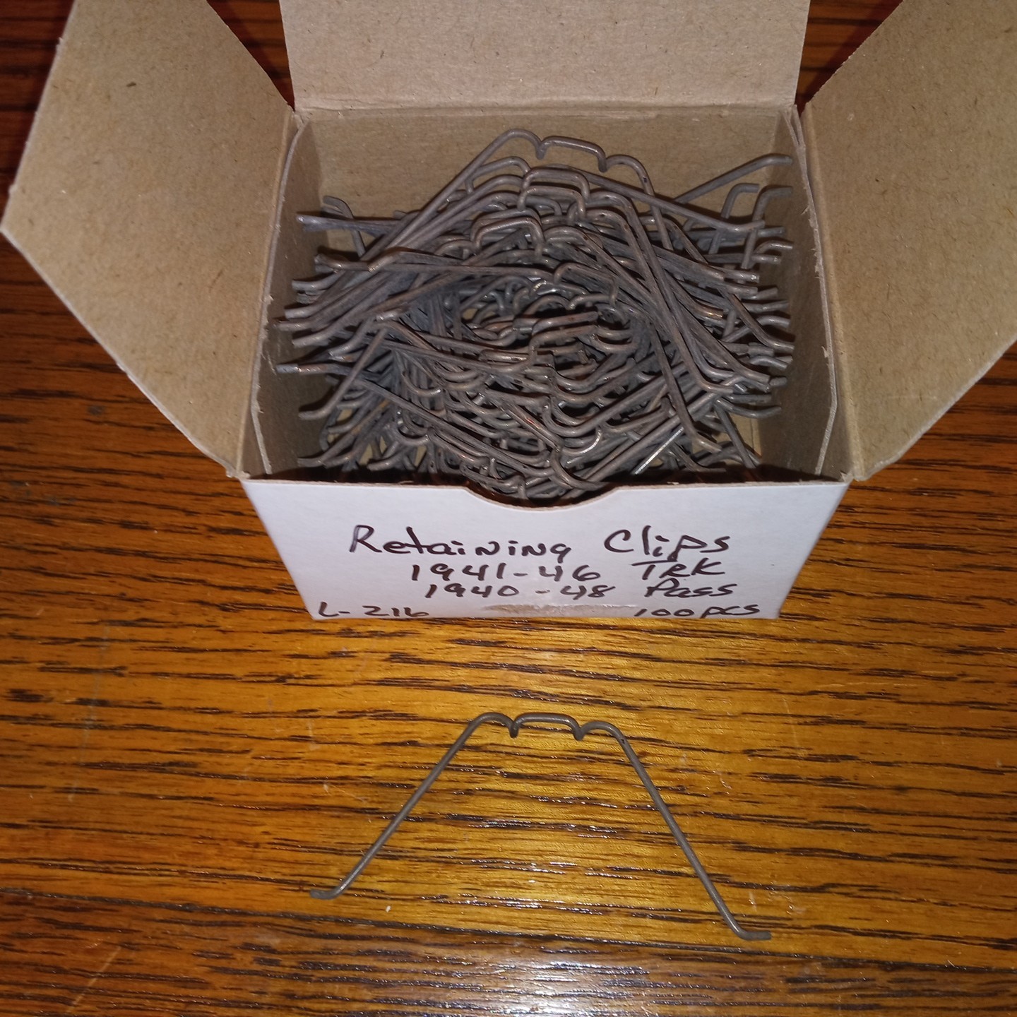 NORS 1941-1948 HEADLIGHT RETAINING CLIPS -CHEVROLET TRUCK/ PASS CAR- BOX OF 100 NORS 1941-1948 HEADLIGHT RETAINING CLIPS -CHEVROLET TRUCK/ PASS CAR- BOX OF 100