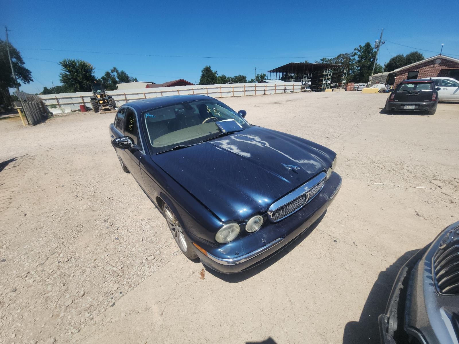 Used Front Bumper Assembly Front fits: 2006 Jaguar Xj8 w/o front park assist w/h