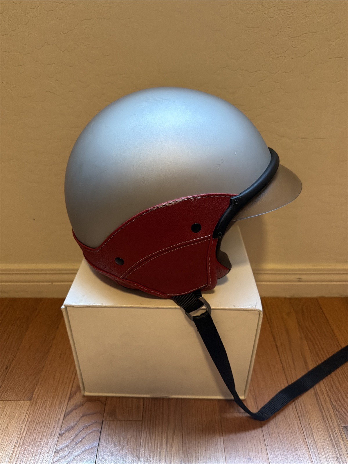 Vintage Vespa Piaggio Dot Soft Touch Scooter Motorcycle Helmet Size Medium Vintage Vespa Piaggio Dot Soft Touch Scooter Motorcycle Helmet Size Medium
