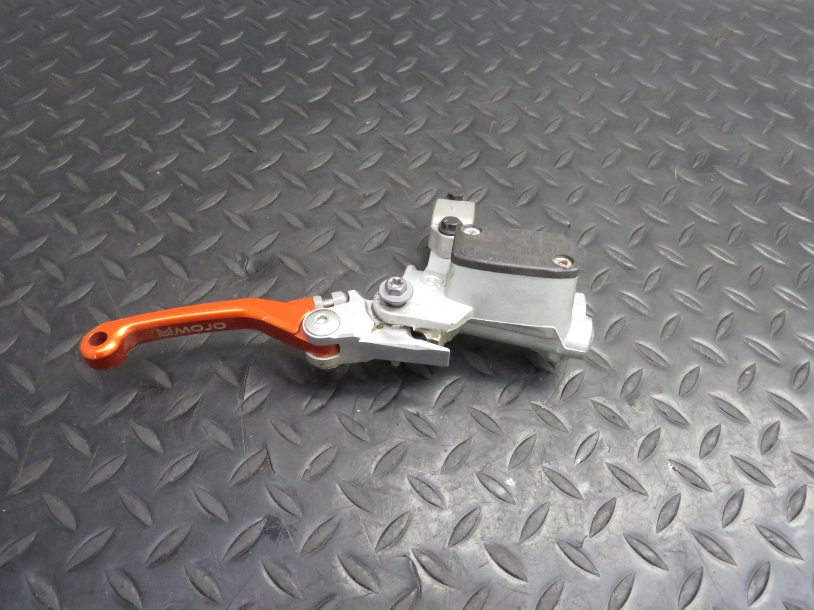 17 18 KTM 300XC XCW OEM FACTORY FRONT BRAKE MASTER CYLINDER NICE 2017