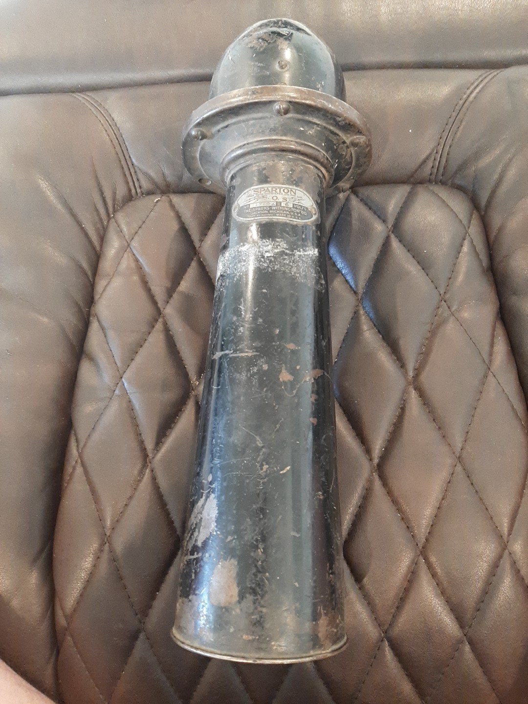 VINTAGE SPARTON S.O.S. HORN #719926X, 6 VOLTS, Sparks-Withington Co. USA w/Badge VINTAGE SPARTON S.O.S. HORN #719926X, 6 VOLTS, Sparks-Withington Co. USA w/Badge