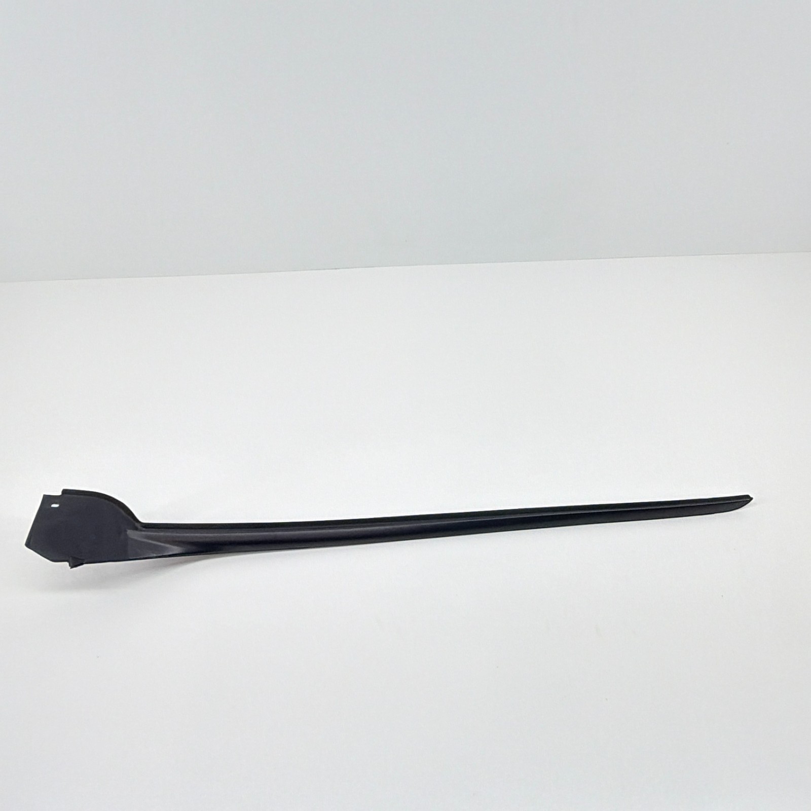 2019 - 2025 HONDA PASSPORT FRONT RIGHT WINDSHIELD A PILLAR DRIP MOLDING OEM 2019 - 2025 HONDA PASSPORT FRONT RIGHT WINDSHIELD A PILLAR DRIP MOLDING OEM