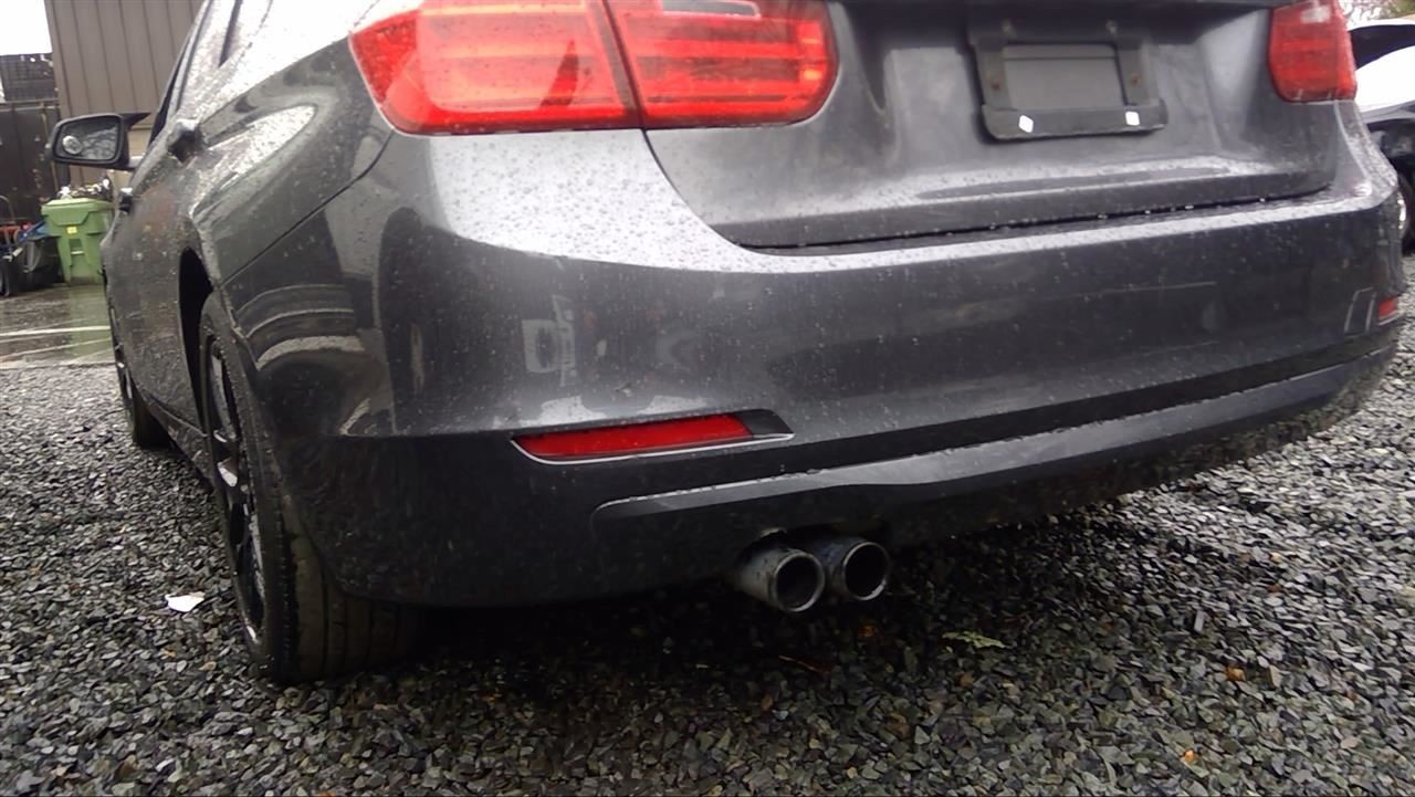 * LOCAL PICKUP ONLY * Rear Bumper Sedan Base Without Park Assist Fits 12-15 BMW