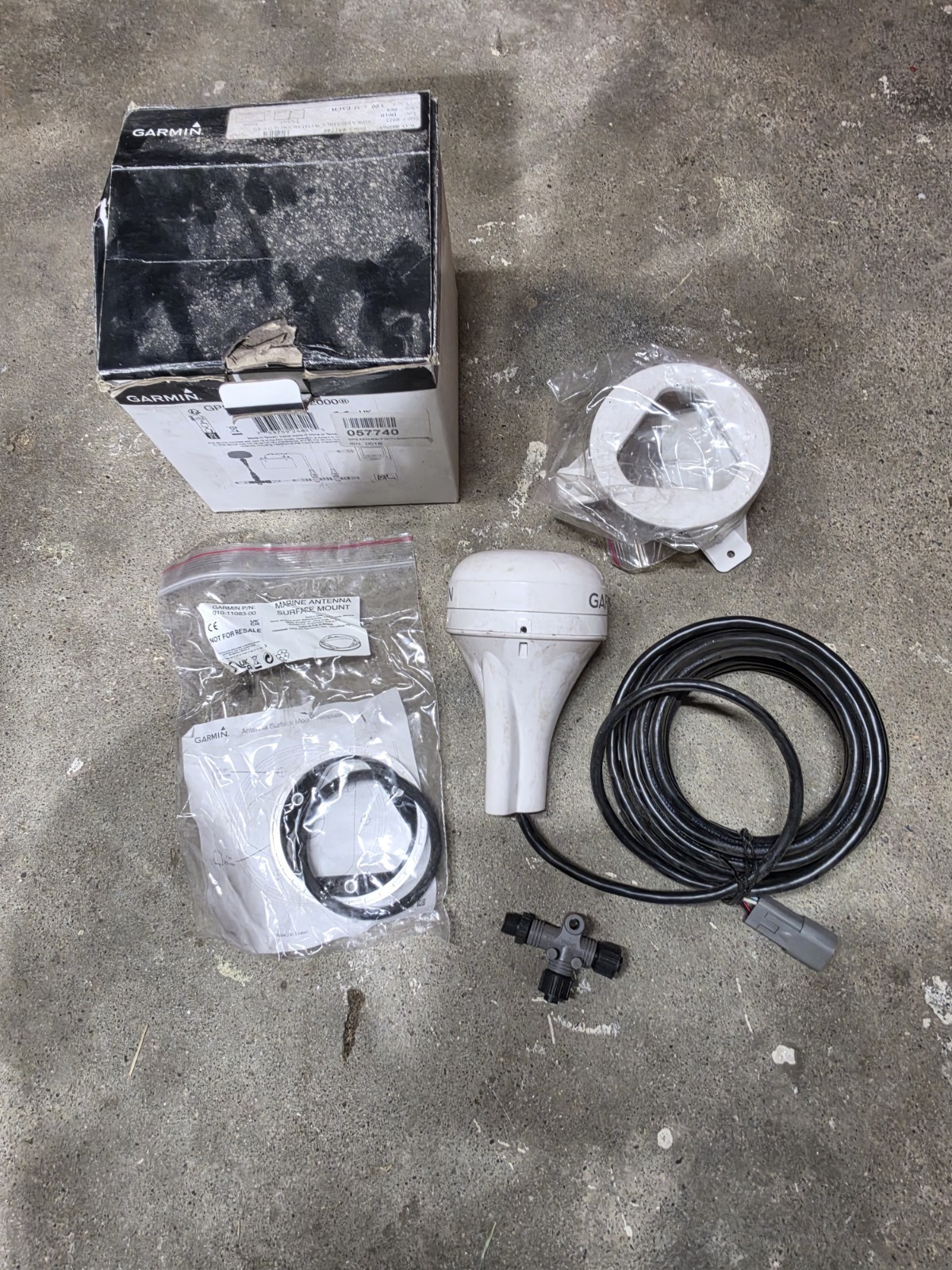 Garmin GPS-24XD NMEA 2000 GPS Antenna – NMEA 200 TO CAT Duetch cable Garmin GPS-24XD NMEA 2000 GPS Antenna – NMEA 200 TO CAT Duetch cable