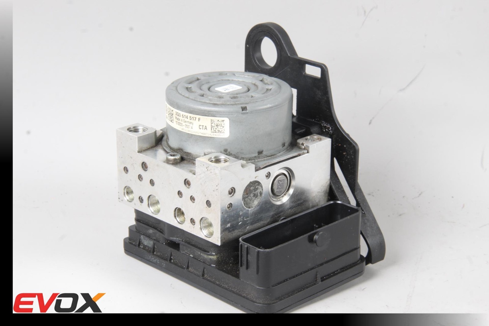 15-17 Audi S3 A3 VW Golf ABS Pump Control Module 3Q0907379F OEM 15-17 Audi S3 A3 VW Golf ABS Pump Control Module 3Q0907379F OEM