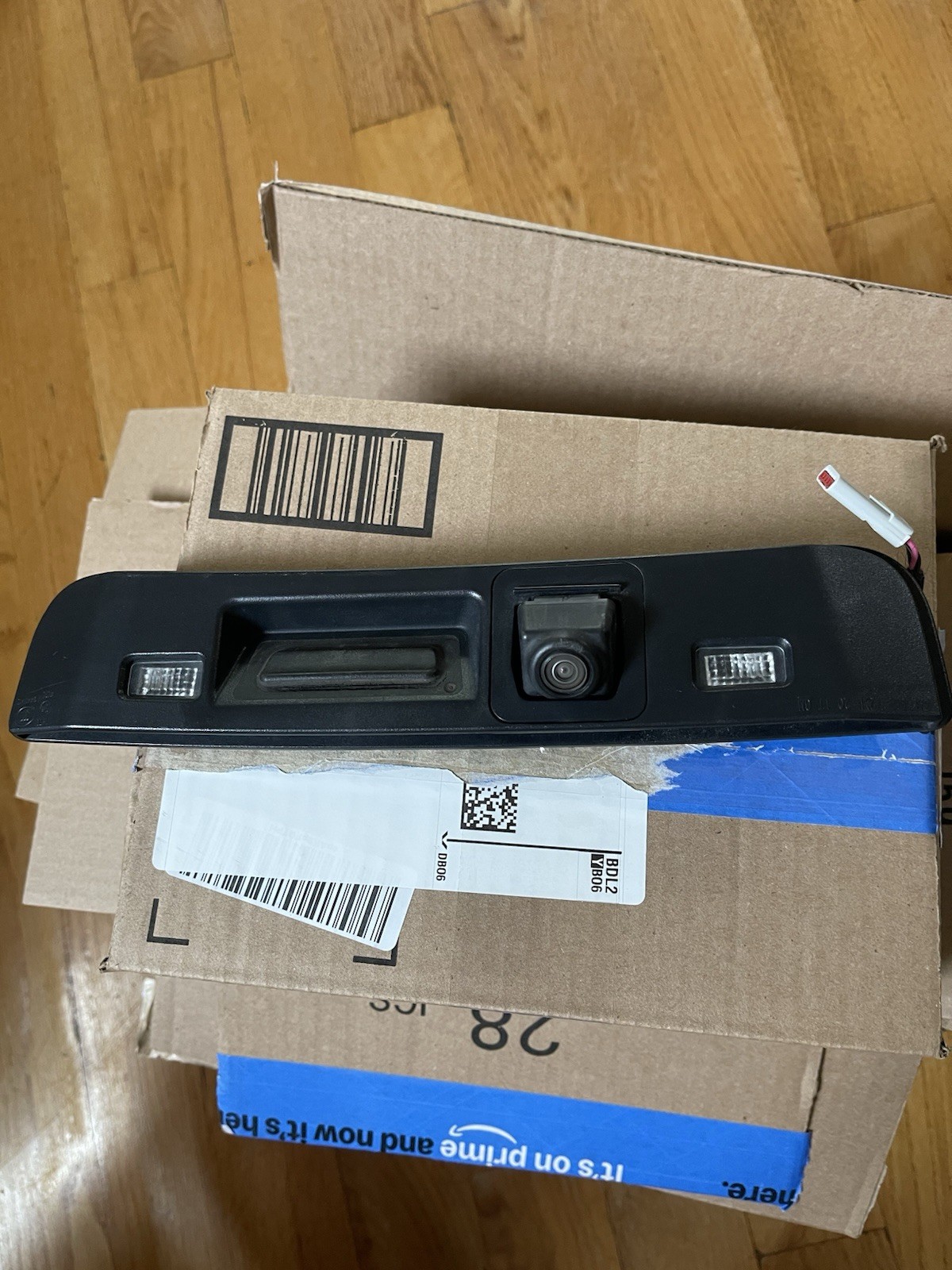 2021-2023 OEM Chevrolet Trailblazer LT Liftgate License Lamp & Rear View Camera 2021-2023 OEM Chevrolet Trailblazer LT Liftgate License Lamp & Rear View Camera