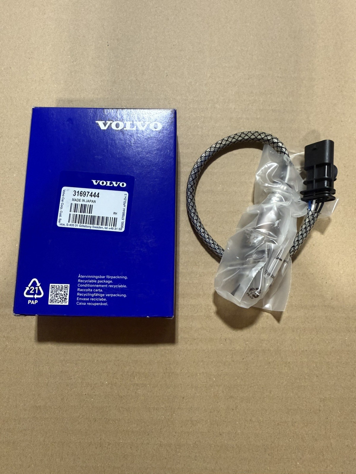 OEM Genuine Volvo Lambda Rear Heated Oxygen Sensor 31697444  BRAND NEW 