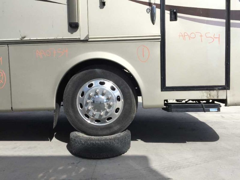 05 Monaco KNIGHT RV Motorhome USED RH Right Front Wheel Fender Skirt 102x33 APPR