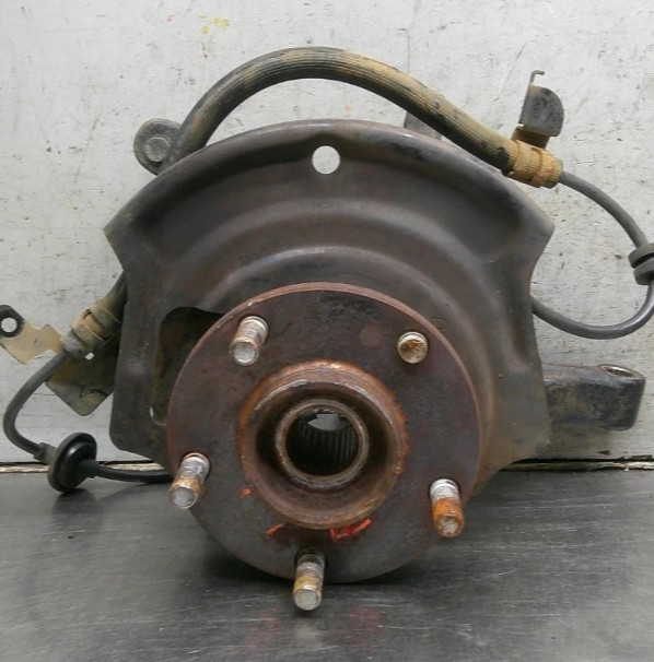 2000 - 2003 Nissan Maxima Front Right RH Passenger Spindle Knuckle Assembly Oem