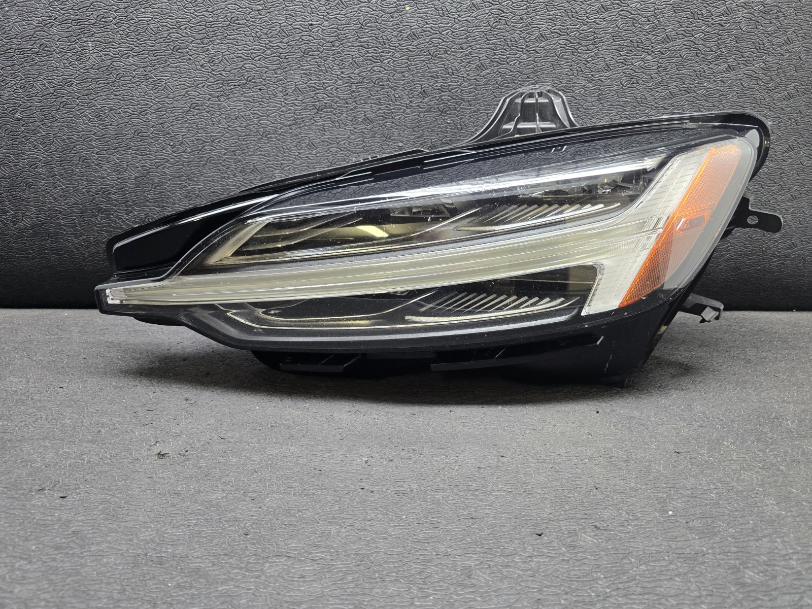 OEM 2019-2025 Volvo S60 V60 Left Headlight Full LED Driver Side 32228870