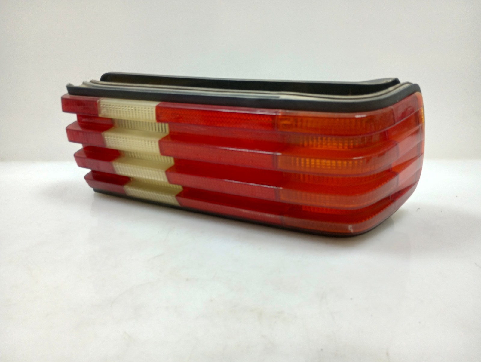86-91 OEM MERCEDES W126 420SEL Taillight Brake Stop Right Passenger Rear RH