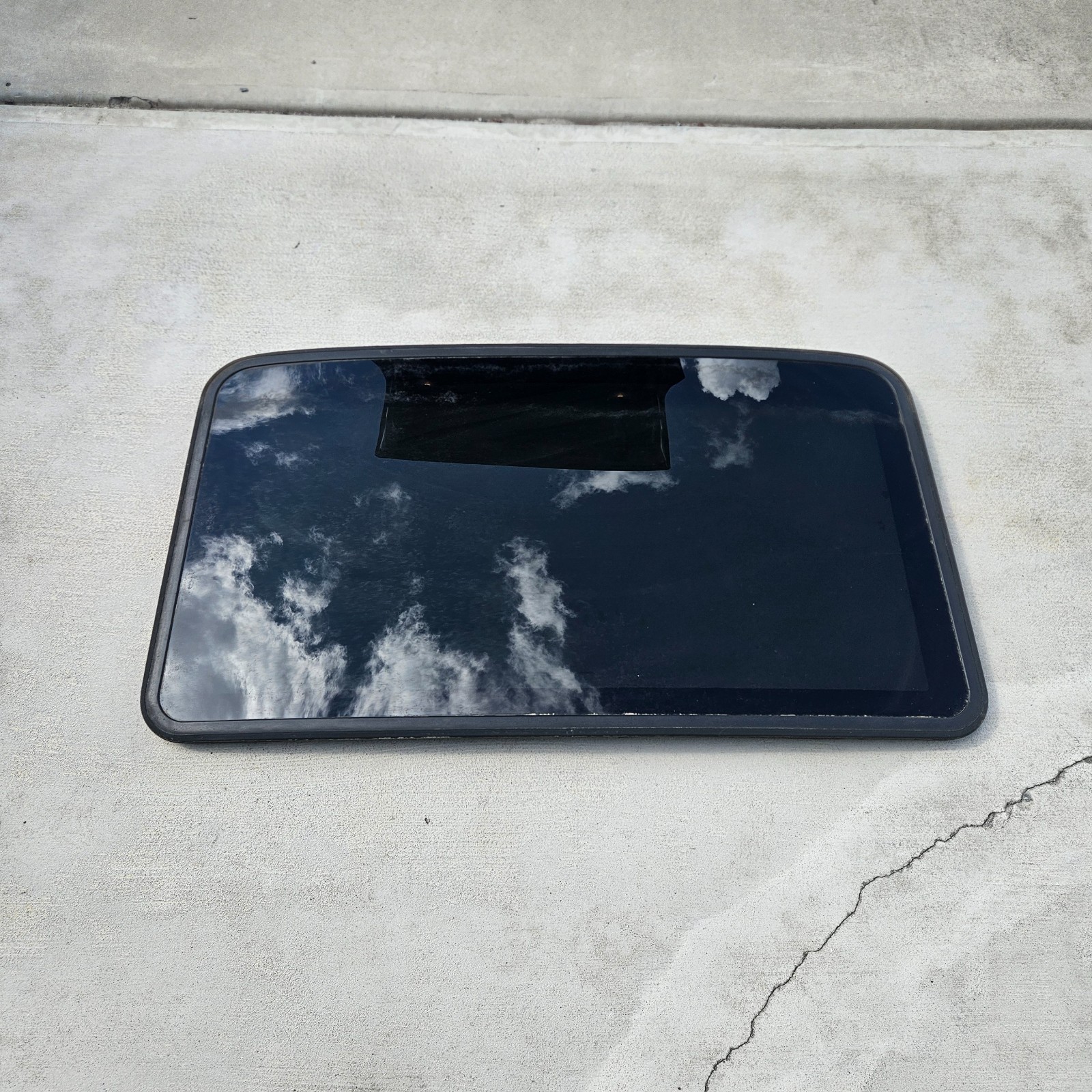 2003-2009 Hummer H2- Sunroof Glass Window 15781625