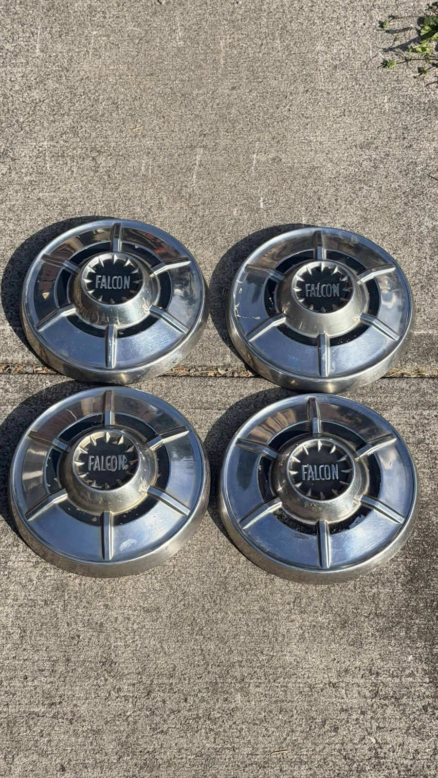 Set Of 4 OEM 1964-65 Ford Falcon Fairlane Ranchero 9.5 Inch Hubcaps 13” Great Set Of 4 OEM 1964-65 Ford Falcon Fairlane Ranchero 9.5 Inch Hubcaps 13” Great