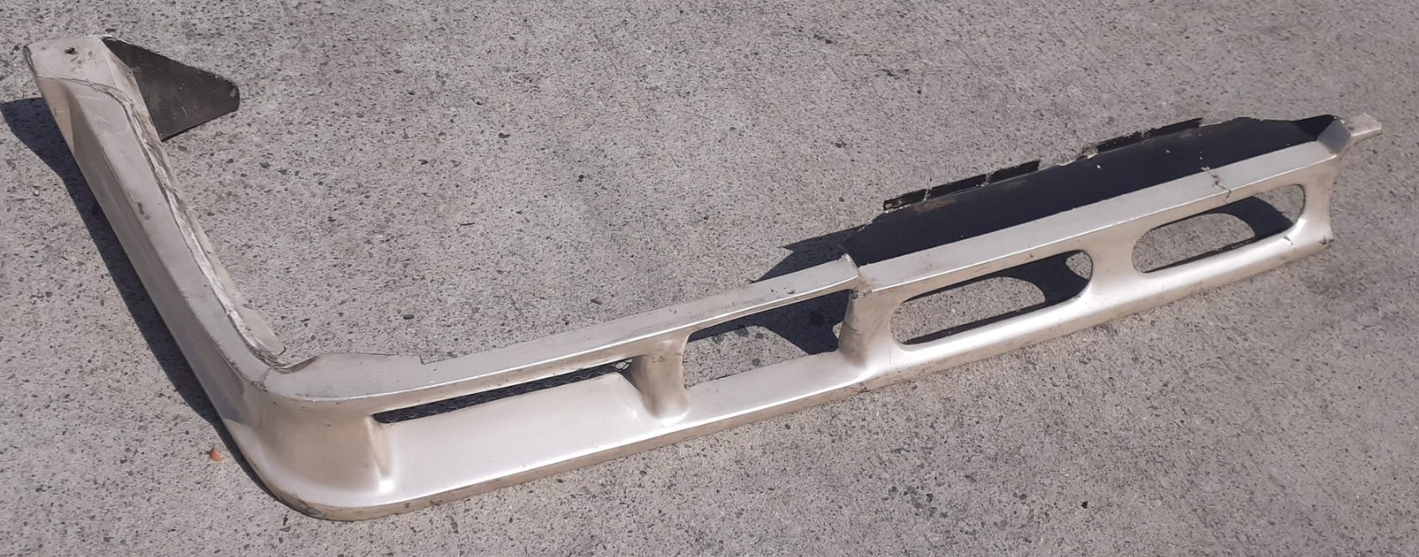 LAMBORGHINI COUNTACH QV US Version FRONT SPOILER RH SECTION 007063037 LAMBORGHINI COUNTACH QV US Version FRONT SPOILER RH SECTION 007063037