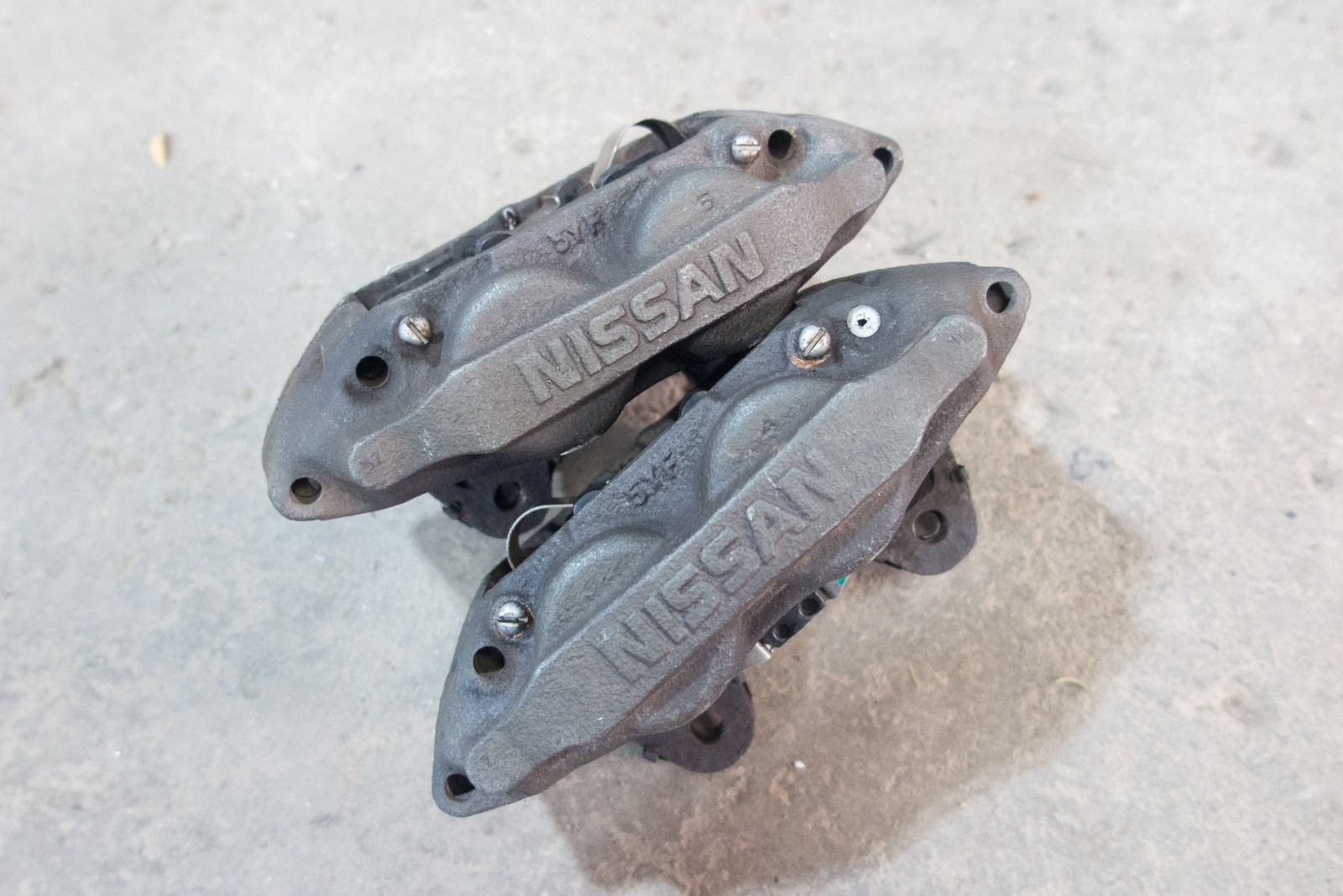91-96 NISSAN 300ZX NON TURBO FRONT DISC BRAKE CAST IRON CALIPERS 30MM OEM FLAW