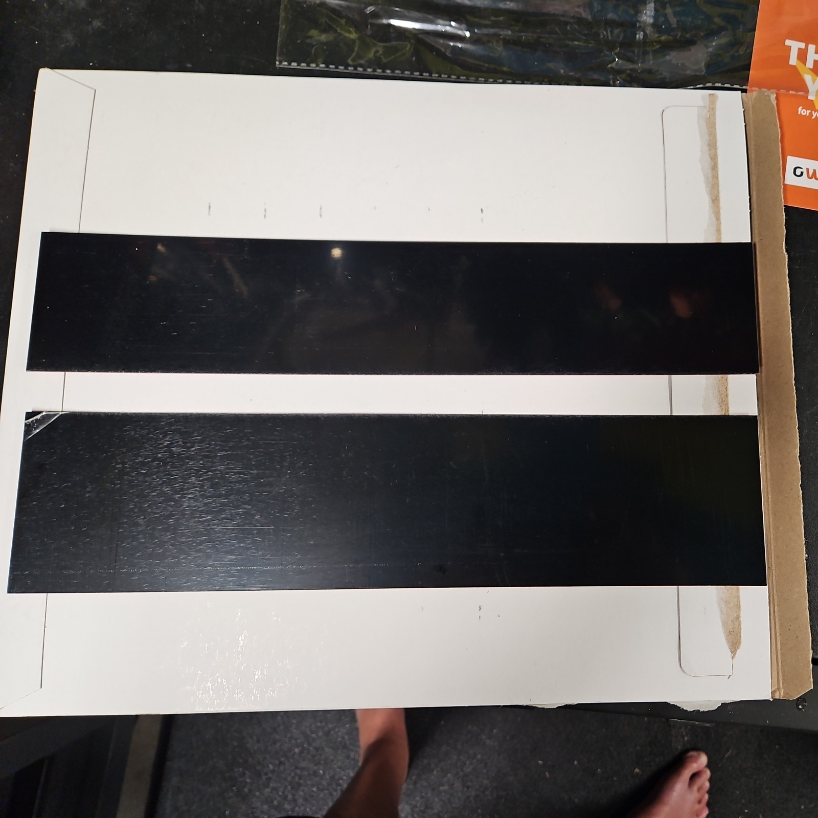 2019-2026 Chevrolet Silverado/GMC Sierra Rear Sliding Window Trim Gloss Black 2019-2026 Chevrolet Silverado/GMC Sierra Rear Sliding Window Trim Gloss Black