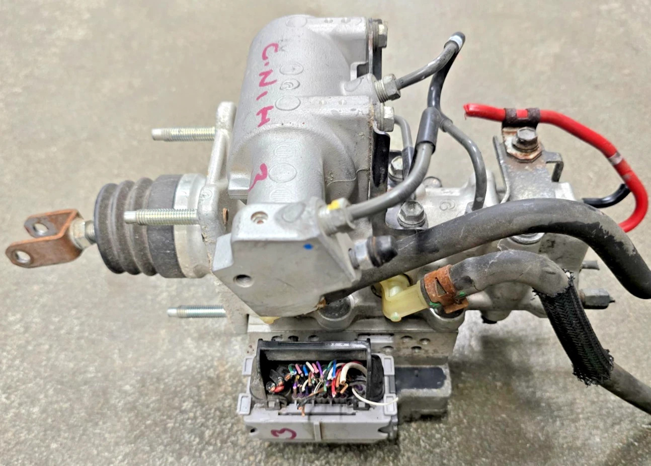 2010-2015 Toyota Prius ABS Anti-Lock Brake Pump Master Cylinder Assembly OEM