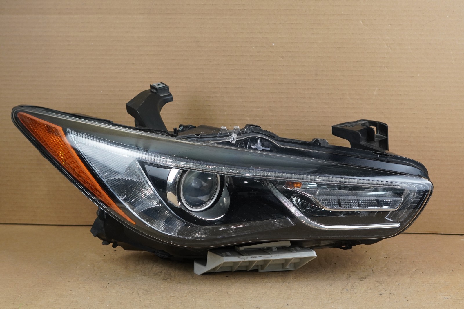OEM 2016-2019 Infiniti QX60 Xenon Headlight RH PASSENGER K1