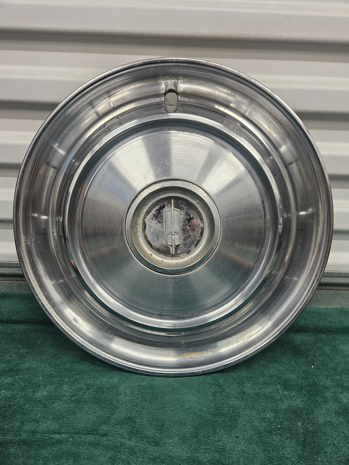 1968 Oldsmobile Hubcap vintage classic 15\