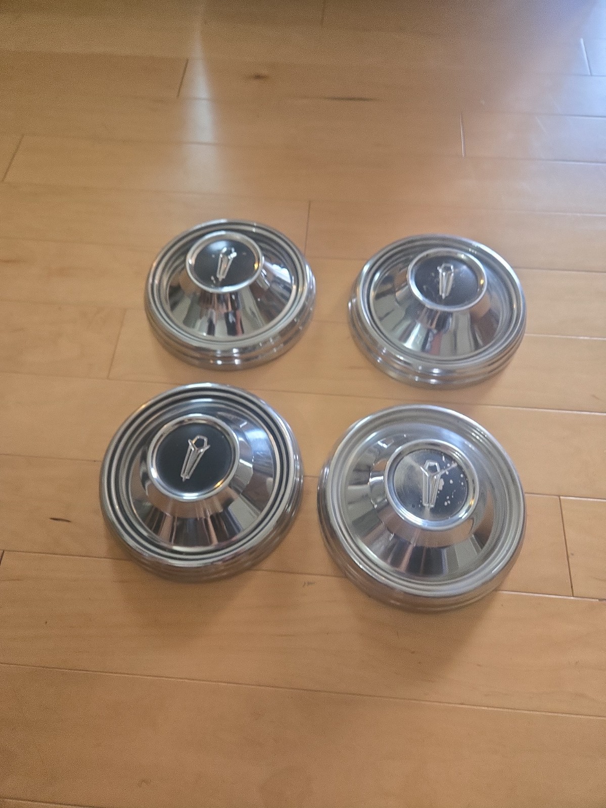 VINTAGE 1967-69 PLYMOUTH BARRACUDA GTX ROAD RUNNER DOG DISH HUBCAPS HUB CAPS