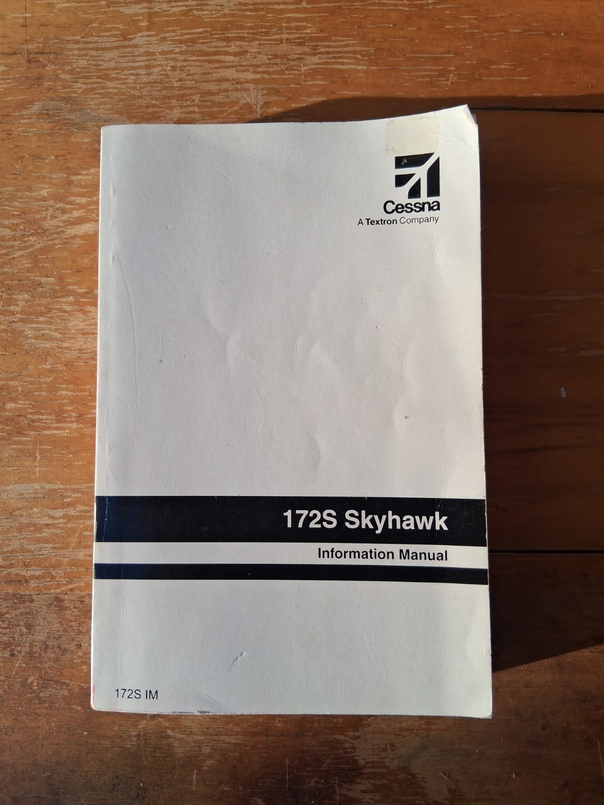 172S Skyhawk Information Manual 1998  Cessna