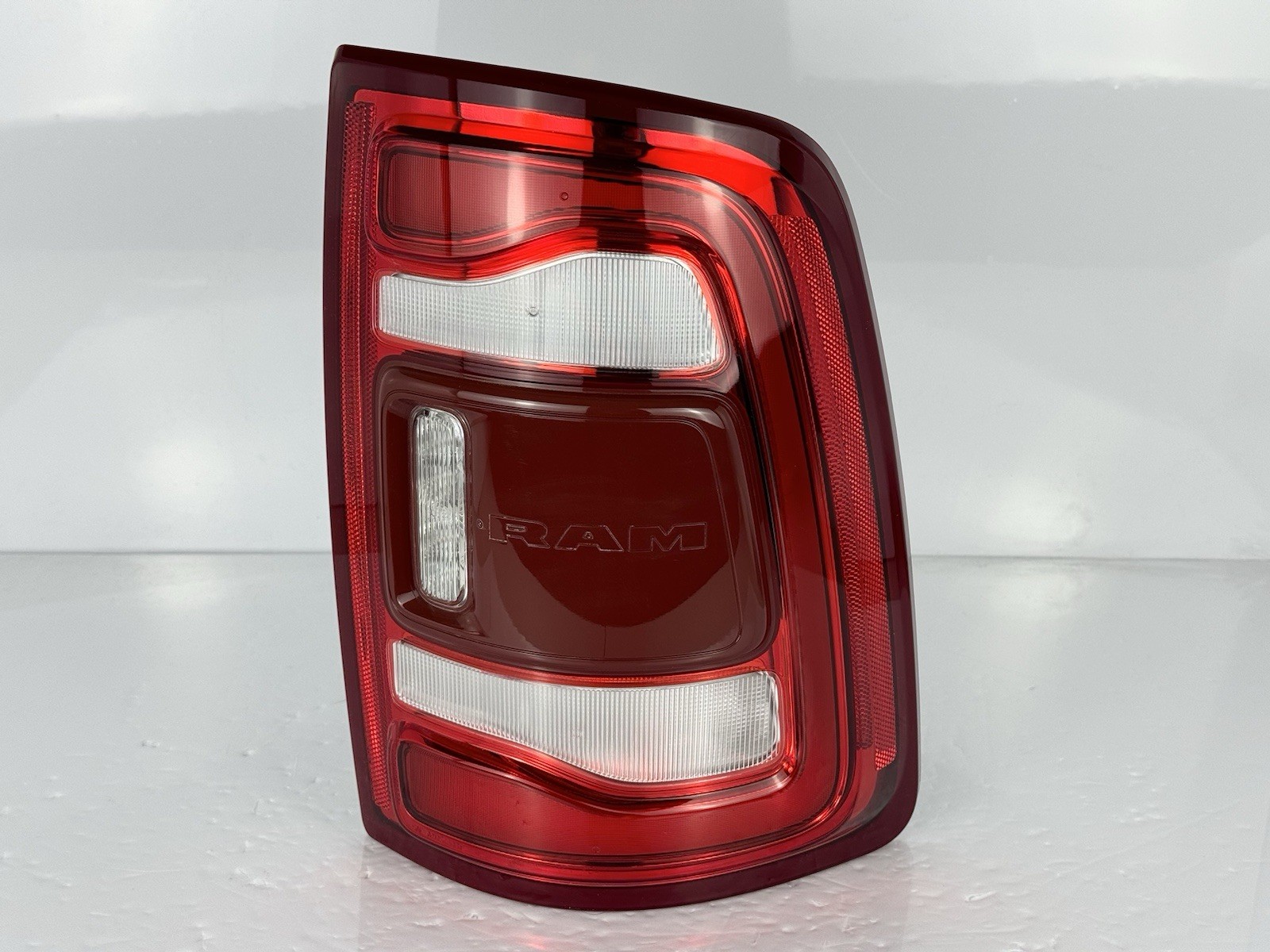 2019-2024 Dodge Ram 2500 3500 LED Blind Spot BLIS Tail Light Right Side RH OEM 2019-2024 Dodge Ram 2500 3500 LED Blind Spot BLIS Tail Light Right Side RH OEM