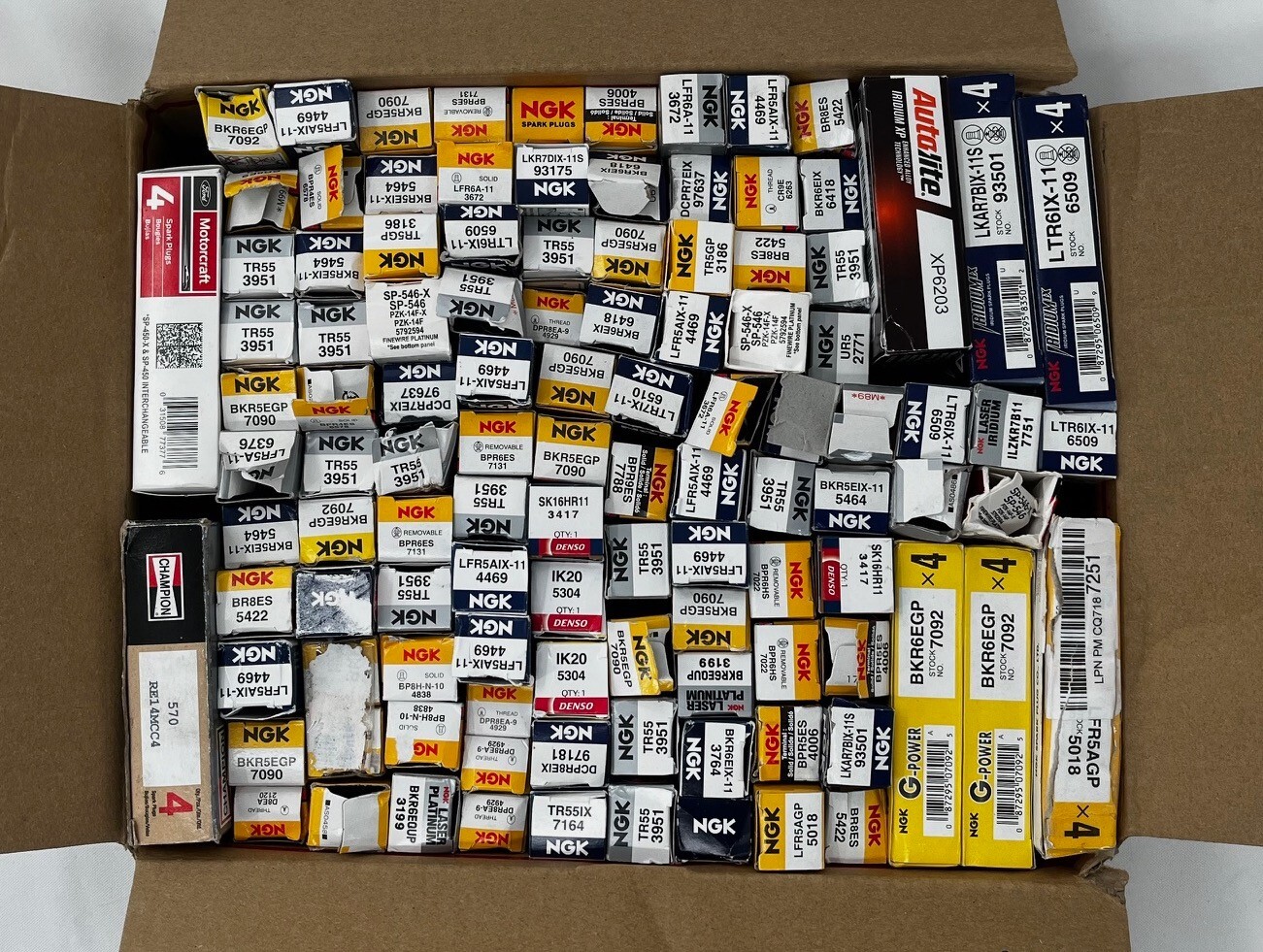 Lot of Spark Plugs with Damaged or Missing Packaging NGK Motorcraft ACDelco 100+