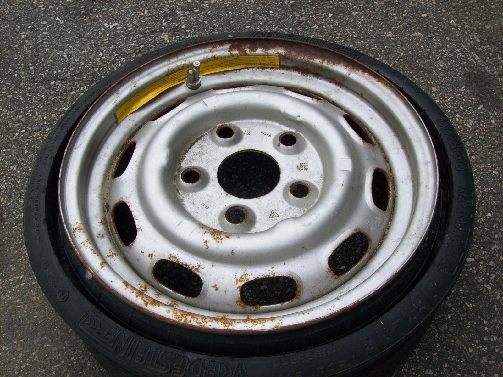 1984-1991 PORSCHE 928 S SPARE TIRE R15