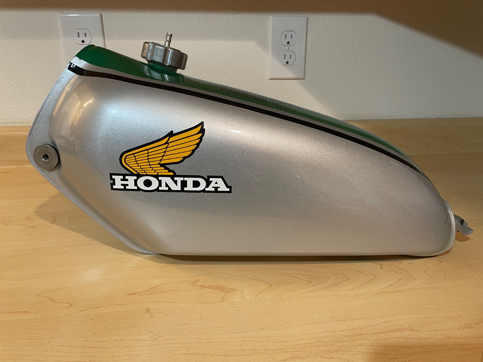 Vintage 1974 Honda CR125 Elsinore Gas Tank NEW MINT 1973 1975 1976 CR 125 CR250 Vintage 1974 Honda CR125 Elsinore Gas Tank NEW MINT 1973 1975 1976 CR 125 CR250