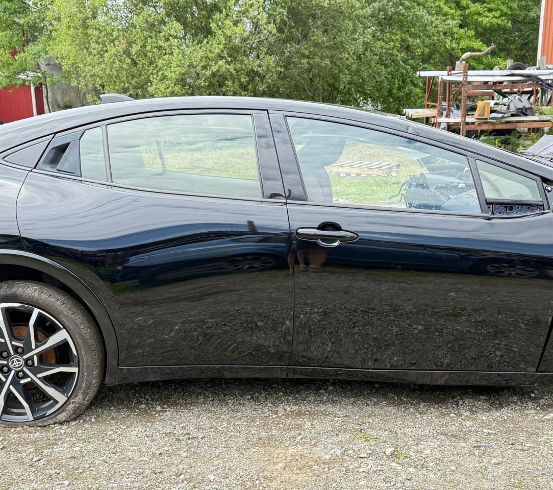 2023-2025 Toyota Prius Right Passenger Rocker With Post OEM Black -XSE Premium-
