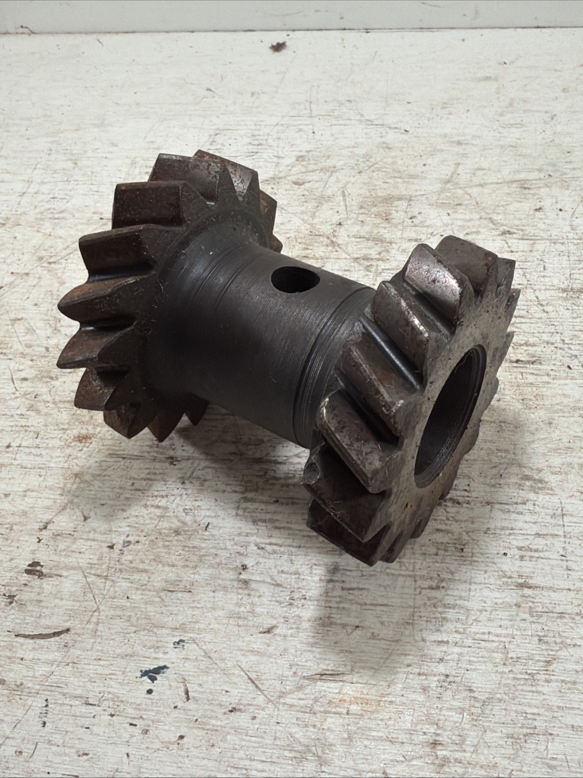 New NOS OEM GM 3 SPEED REVERSE IDLER GEAR 1940s-50s Chevy Passenger Cars New NOS OEM GM 3 SPEED REVERSE IDLER GEAR 1940s-50s Chevy Passenger Cars