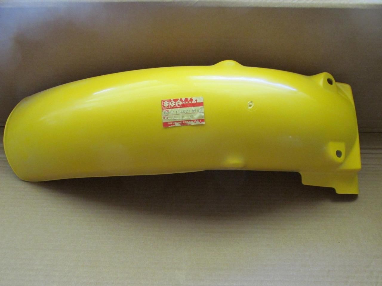 SUZUKI NOS VINTAGE - REAR FENDER - RM100 - 1980-81    63111-40213-163