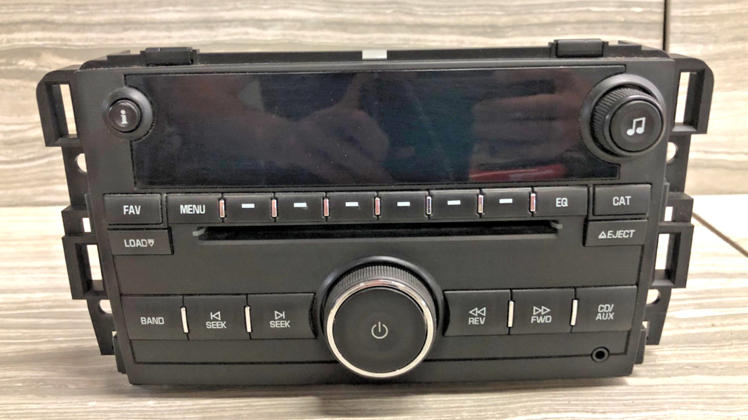 2007 2008 chevy avalanche radio w/ 6 disc cd ( silverado tahoe suburban )