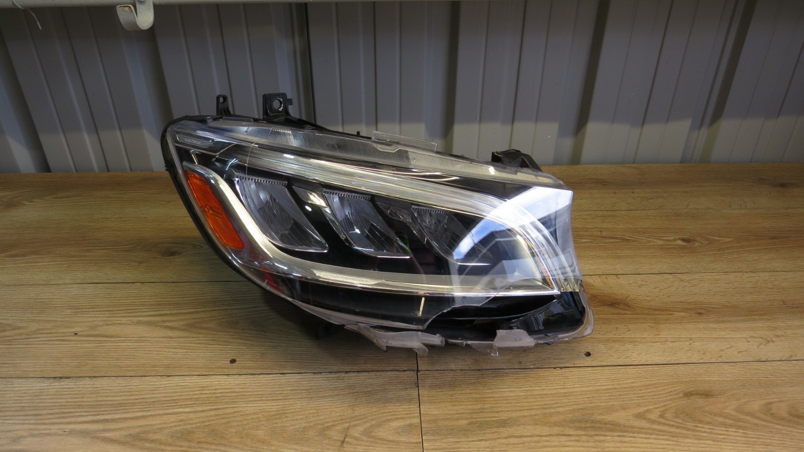 2019-2024 MERCEDES SPRINTER RIGHT SIDE LED HEADLIGHT *BROKEN* CORE OEM 9927