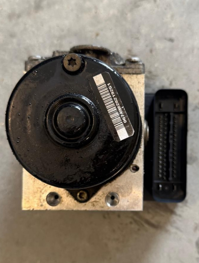 2005-2006 Honda CRV ABS Anti-Lock Brake Pump Module Assembly OEM Working Clean