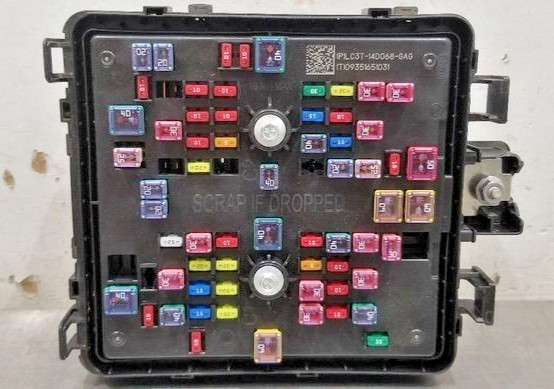 2020-2022 Ford F350 Super Duty Engine Fuse Box OEM