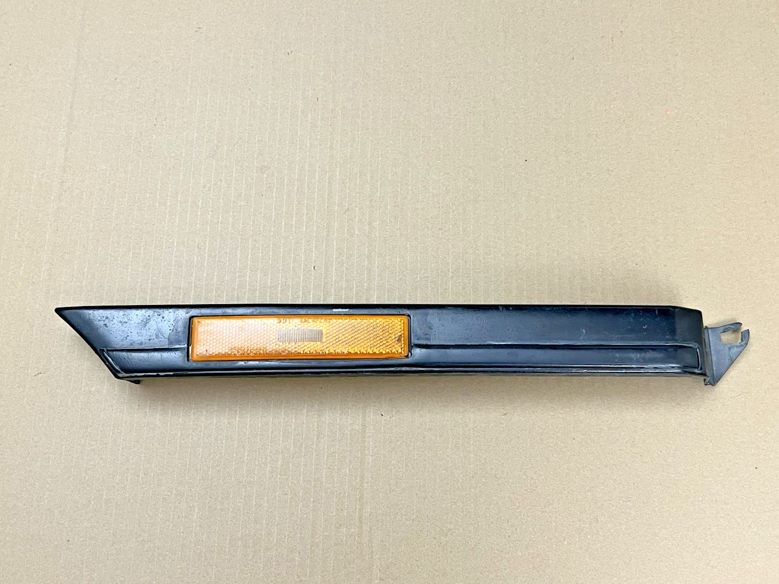89-92 TOYOTA SUPRA MA70L FRONT RIGHT PASSENGER FENDER MOLDING TRIM OEM