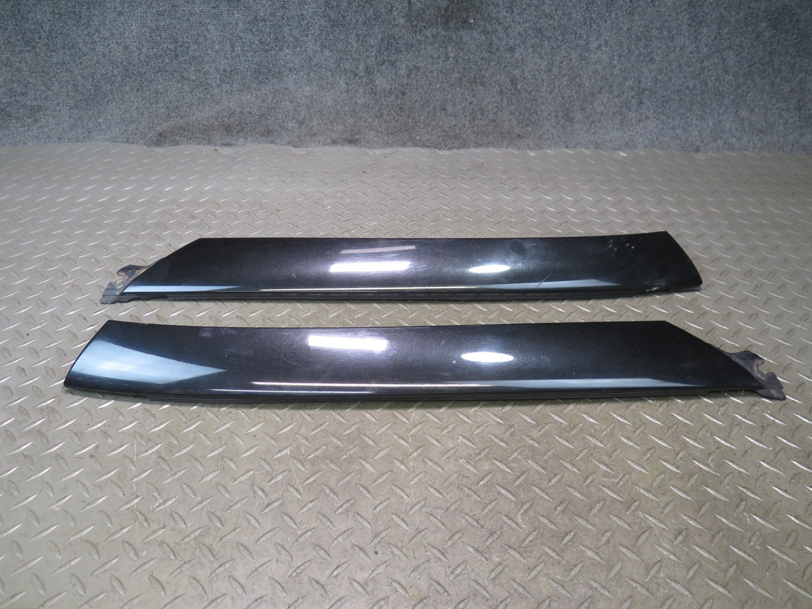04-09 NISSAN 350Z Z33 CONVERTIBLE LEFT & RIGHT EXTERIOR A PILLAR MOLDING SET OEM