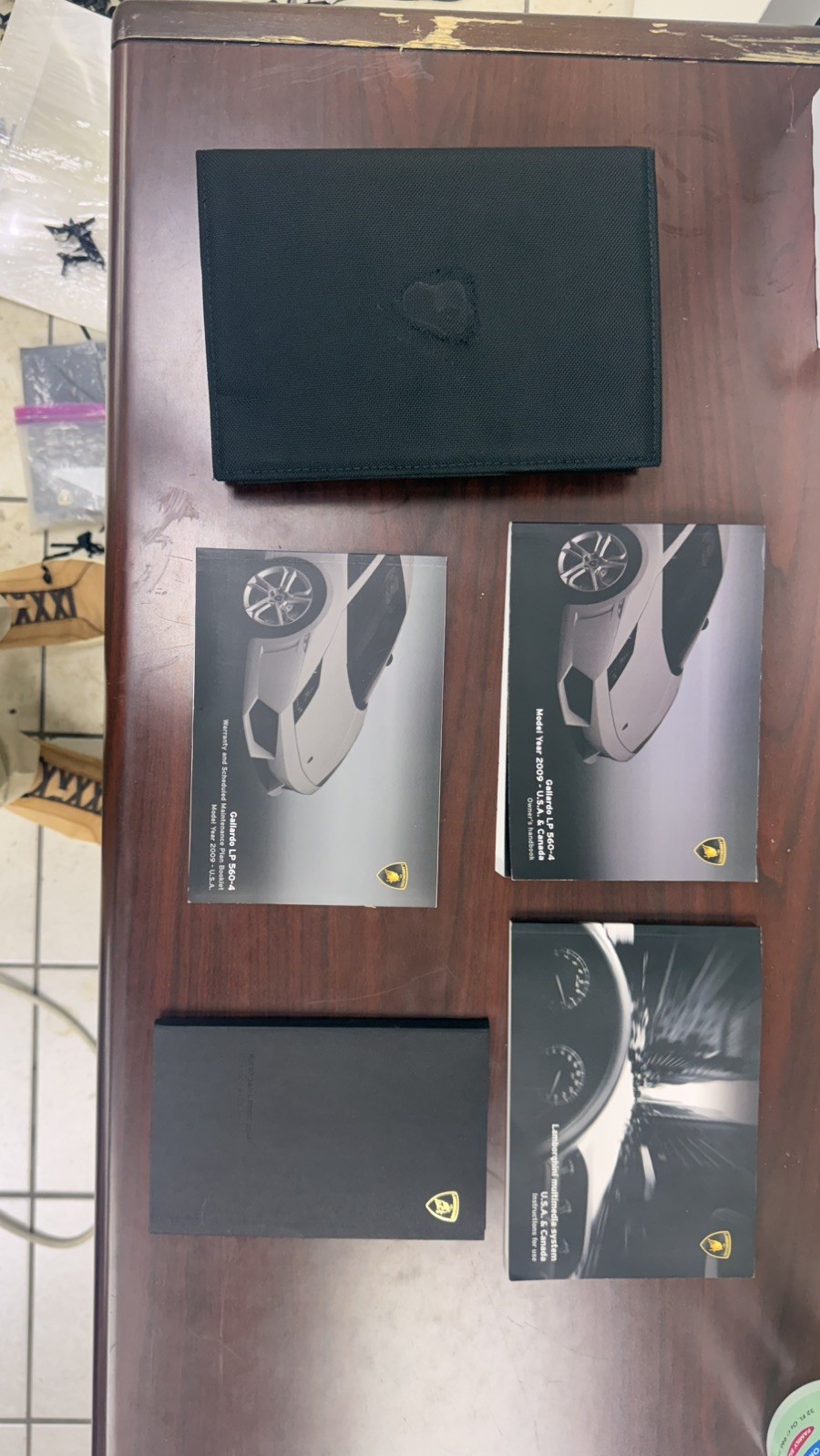 2009 Lamborghini Gallardo LP 560-4 Owners Manual & Case Assembly OEM 2009 Lamborghini Gallardo LP 560-4 Owners Manual & Case Assembly OEM
