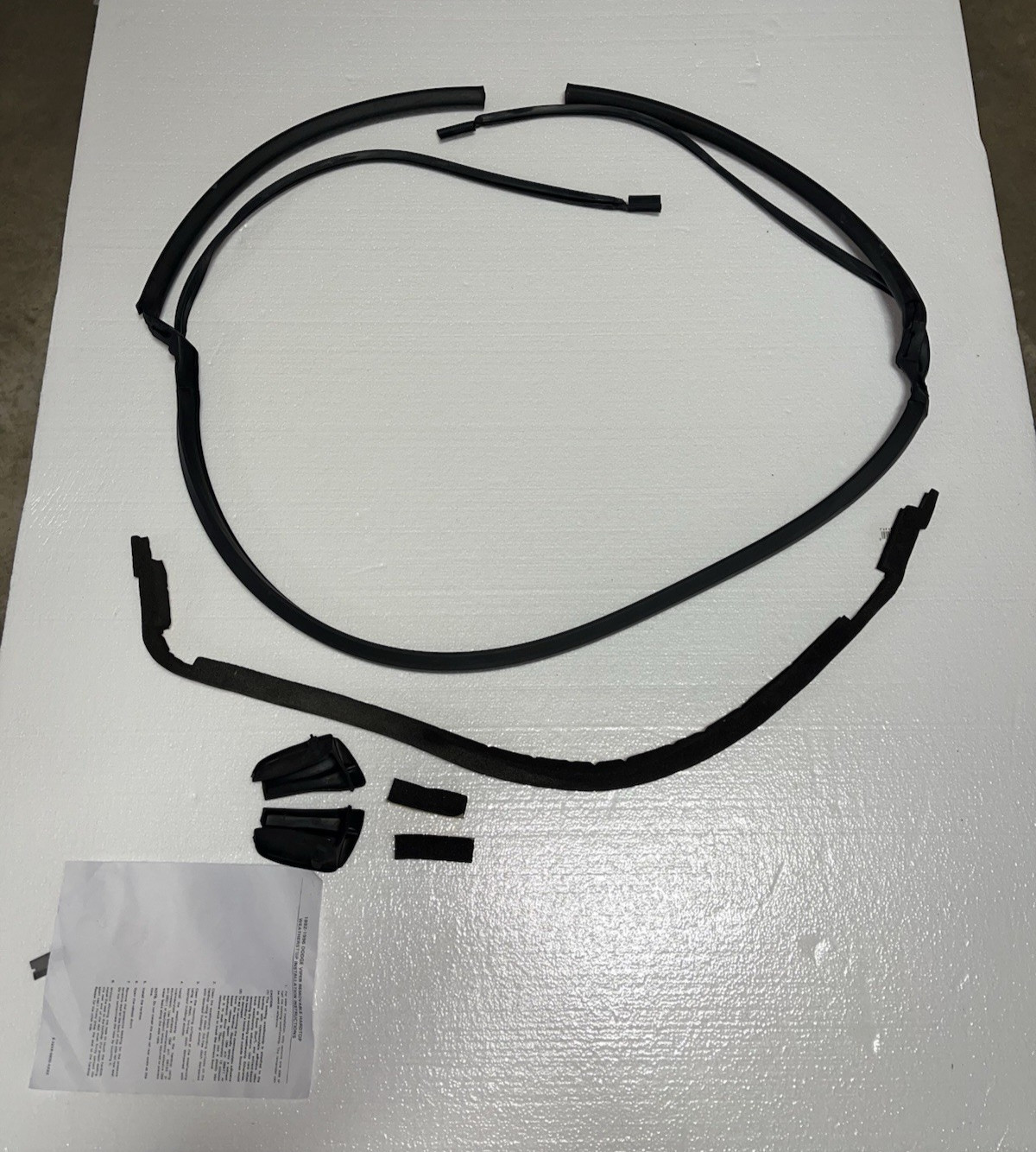 1992-95  Dodge Viper R/T-10 OEM Hardtop Roof Weatherstrip Rubber Kit 05010862AA