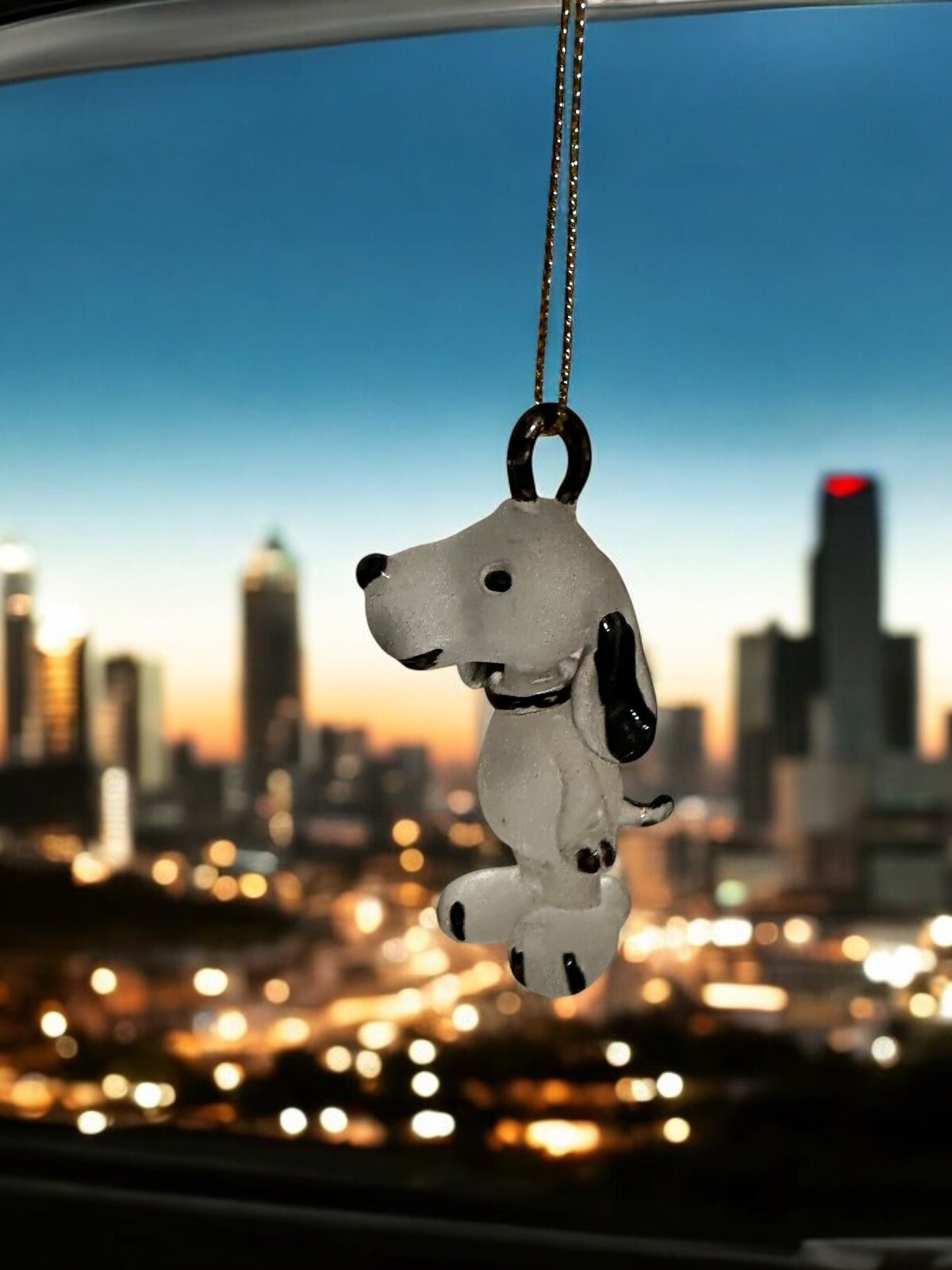 New Snoopy Hand-Glass Figurine Rear-view Mirror Car Accessories