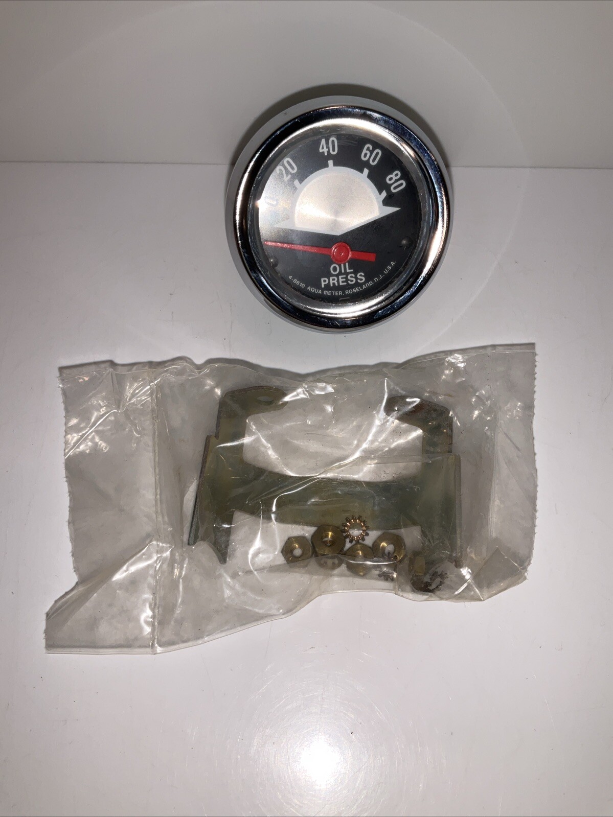 NOS AQUA METER 8610 OIL PRESSURE GAUGE NOS AQUA METER 8610 OIL PRESSURE GAUGE