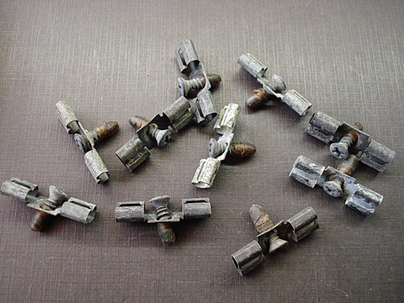 10 pcs 1972 1973 Dodge truck front door panel moulding clips NOS 6003350 Mopar